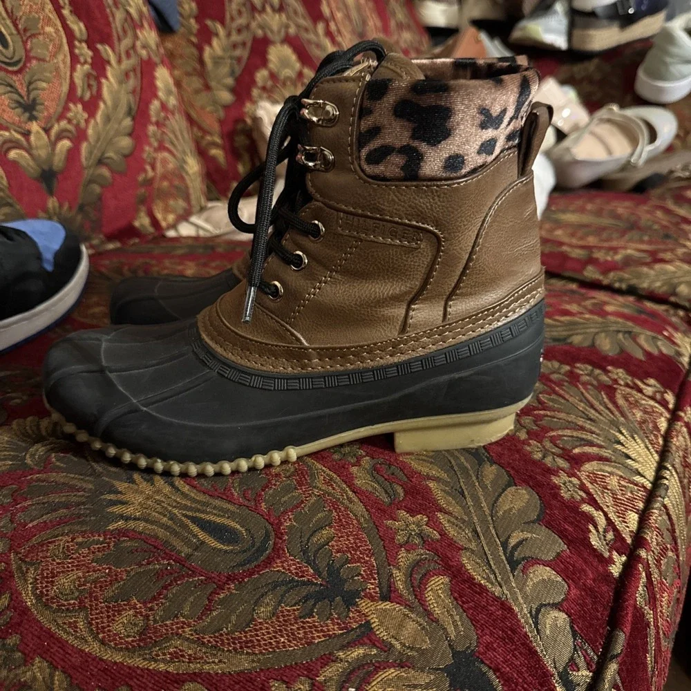 Tommy Hilfiger Snow/Rain Boots Women Size 7